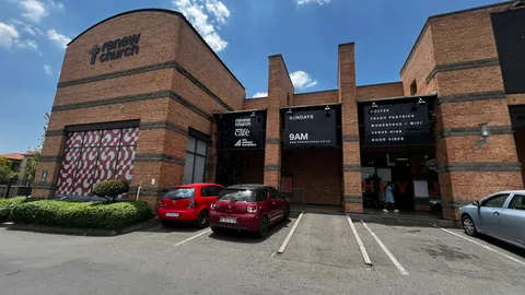 18 Sunset Avenue, Fourways